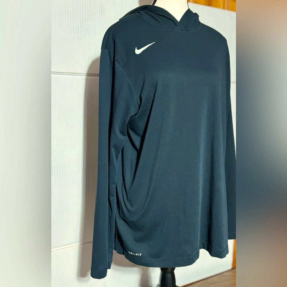 Nike women’s medium